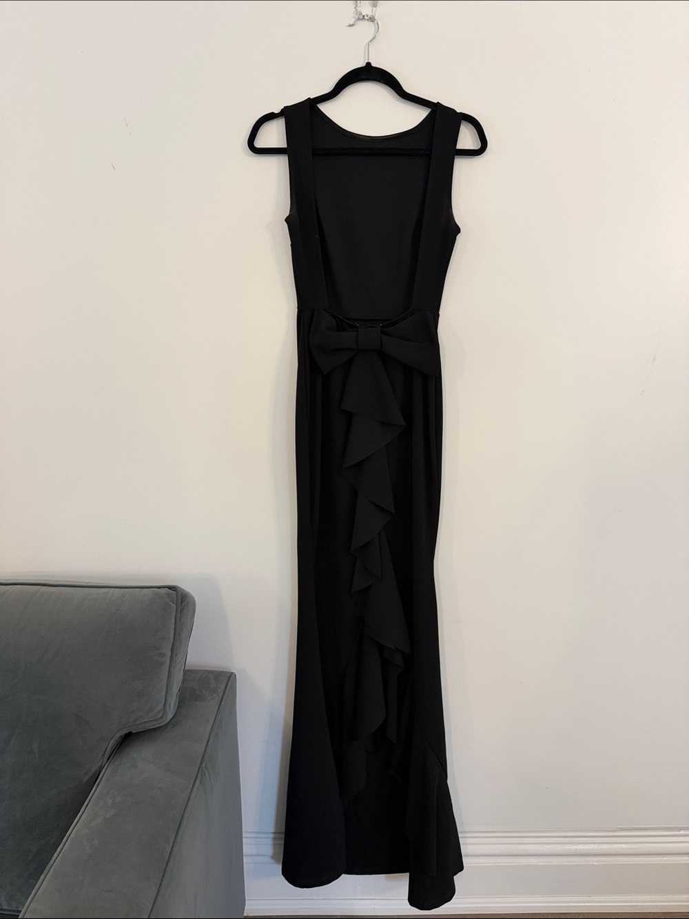 Elegant Black Sleeveless Maxi Dress with Bow Detail